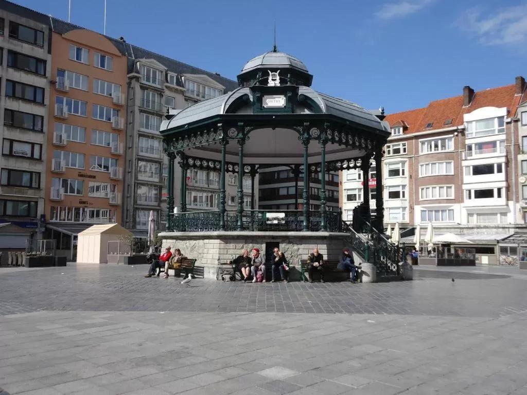 Luxury Apartment With Free Parking Ostend Exterior photo